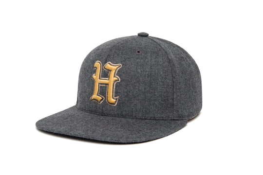 Ligature “H” 3D wool baseball cap